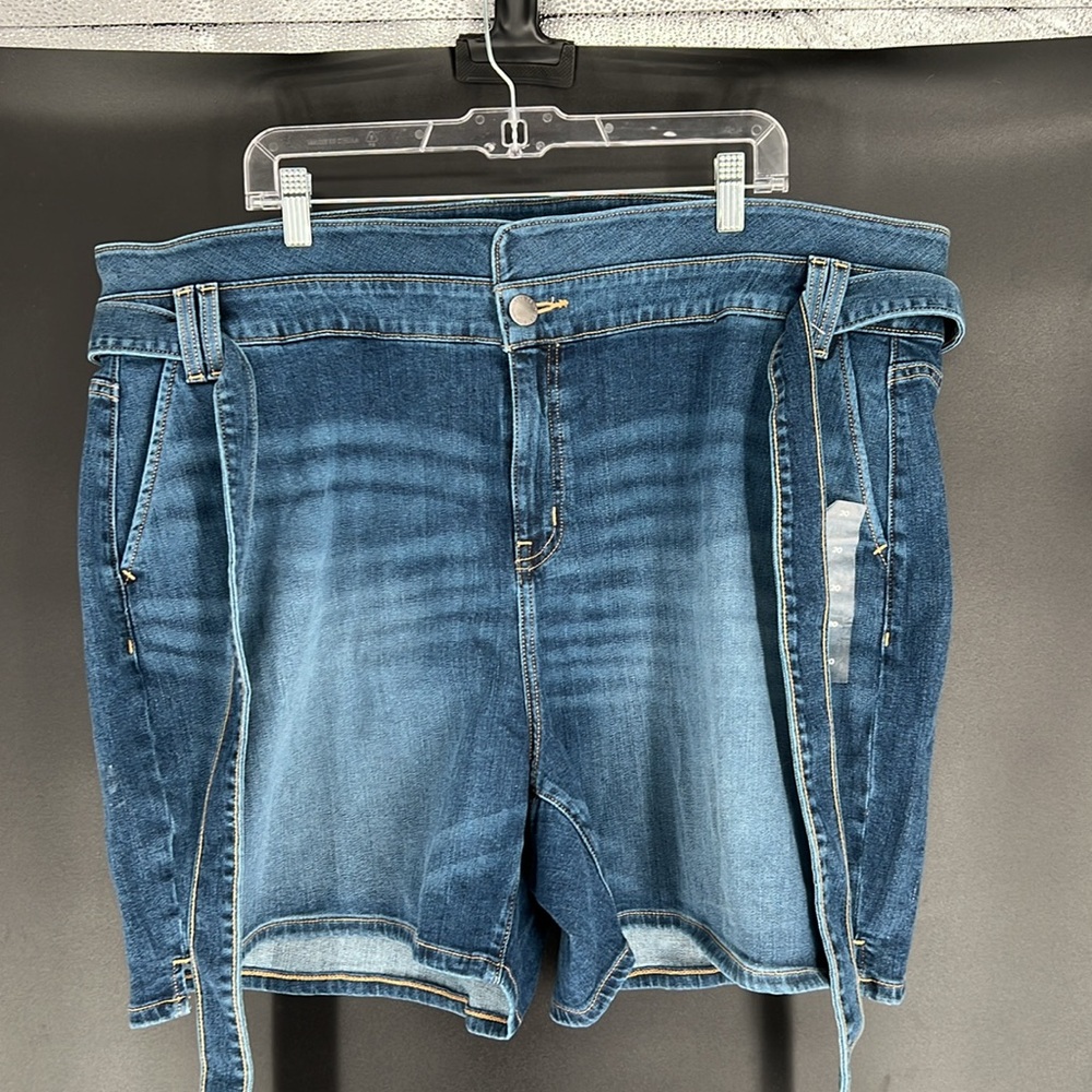LANE BRYANT GIRLFRIEND SHORTS‎ - Picture 3 of 14
